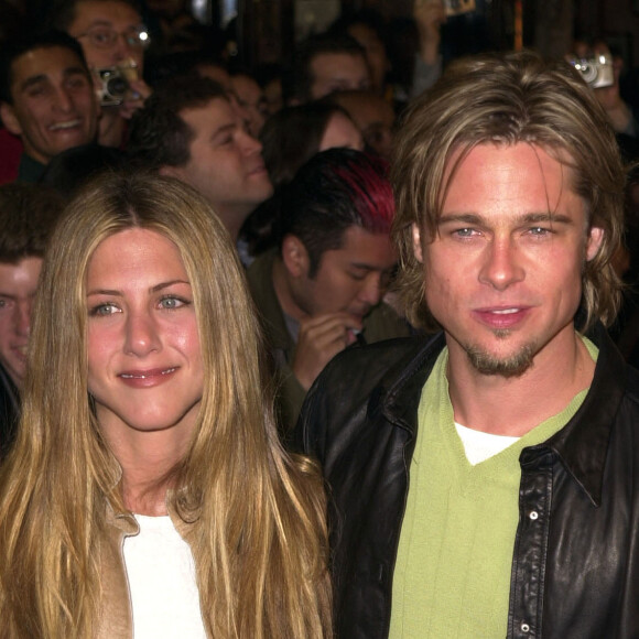 Jennifer Aniston et Brad Pitt à la première du film "Erin Brockovich" à Los Angeles en 2000.