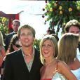  Brad Pitt et Jennifer Aniston aux Emmy Awards en 2000 à Los Angeles.  