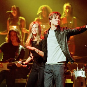 Brad Pitt et Jennifer Aniston lors d'un concert de Sting à New York en 1999.