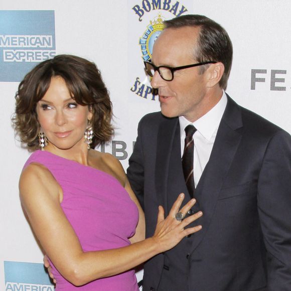 Jennifer Grey (Bébé de Dirty Dancing) et Clark Gregg en couple en avril 2012 à l'avant-première à New York du film Avengers, dans lequel l'acteur joue l'agent Phil Coulson.