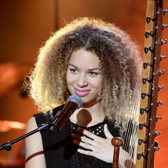 Exclusif - Lubiana, la chanteuse, musicienne et compositrice belgo-camerounaise, durant le premier jour d'enregistrement de l'émission de télévision "Nice Jazz Festival" au Théâtre de Verdure à Nice, le 24 juillet 2020. © Bruno Bebert/Bestimage