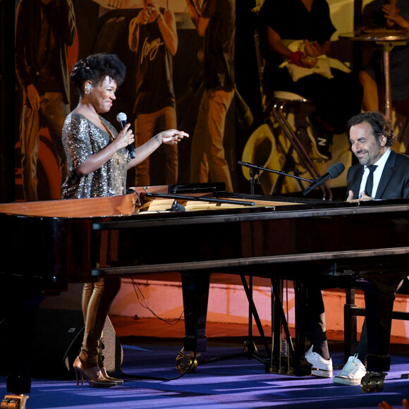 Exclusif - China Moses et André Manoukian durant le premier jour d'enregistrement de l'émission de télévision "Nice Jazz Festival" au Théâtre de Verdure à Nice, le 24 juillet 2020.  © Bruno Bebert/Bestimage