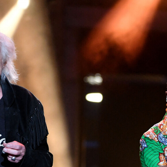 Exclusif - Hugues Auffray et Angelique Kidjo durant le deuxième jour d'enregistrement de l'émission de télévision "Nice Jazz Festival" au Théâtre de Verdure à Nice, le 25 juillet 2020. © Bruno Bebert / Bestimage