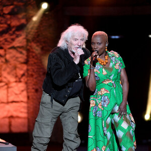 Exclusif - Hugues Auffray et Angelique Kidjo durant le deuxième jour d'enregistrement de l'émission de télévision "Nice Jazz Festival" au Théâtre de Verdure à Nice, le 25 juillet 2020. © Bruno Bebert / Bestimage