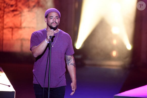 Exclusif - Le chanteur Ben (anciennement Ben l'Oncle Soul) durant le deuxième jour d'enregistrement de l'émission de télévision "Nice Jazz Festival" au Théâtre de Verdure à Nice, le 25 juillet 2020.  © Bruno Bebert / Bestimage