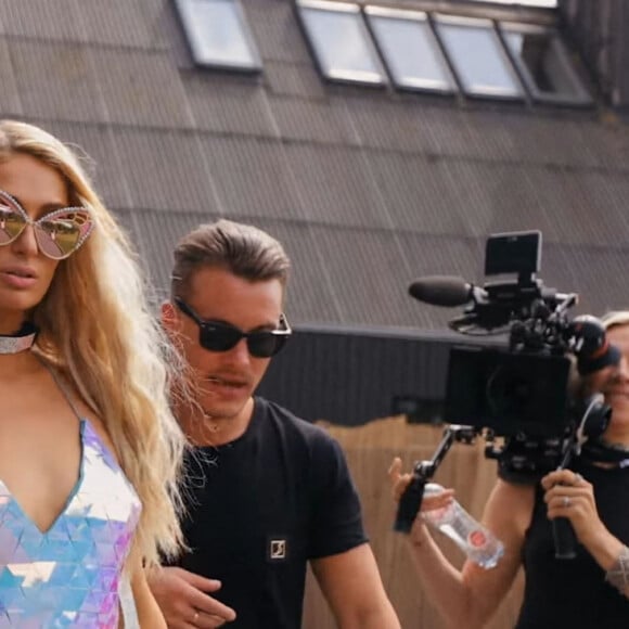 Paris Hilton dévoile ses traumatismes d'enfance dans la bande annonce YouTube Originals du nouveau documentaire "This is Paris". Le 17 août 2020. Le documentaire sortira le 14 septembre 2020. @YouTube Originals / Backgrid UK / Bestimage