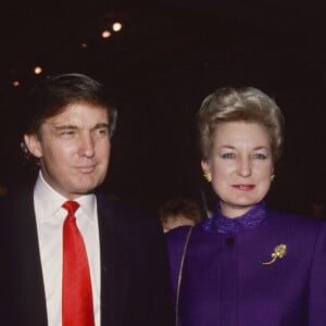 Donald Trump, sa soeur Maryanne Trump Barry et son frère Robert Trump lors de l'inauguration du Trump Taj Mahal Casino and Resort à Atlantic City en Avril 1990. © Sonia Moskowitz/Globe