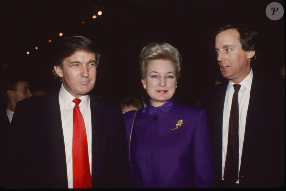 Donald Trump, sa soeur Maryanne Trump Barry et son frère Robert Trump lors de l'inauguration du Trump Taj Mahal Casino and Resort à Atlantic City en Avril 1990. © Sonia Moskowitz/Globe
