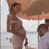 Mélanie Da Cruz et son amoureux Anthony Martial ont passé une journée à la plage à Cannes avec le footballeut Morgan Schneiderlin et son épouse Camille qui est enceinte de leur deuxième enfant, le 25 août 2020.