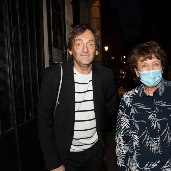 Exclusif - Pierre Palmade et Roselyne Bachelot - Pièce de théâtre "Assume, bordel" de Pierre Palmade avec Benjamin Gauthier au théâtre du Marais à Paris, le 25 août 2020. Roselyne Bachelot est allée assister à la pièce de théâtre. La pièce a été chaleureusement applaudie. © Tiziano Da Silva / Bestimage 