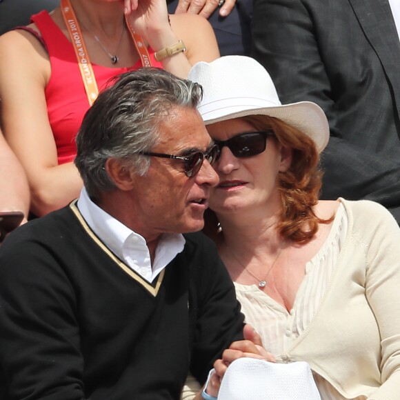 Gérard Holtz et sa femme Muriel Mayette dans les tribunes de Roland-Garros à Paris, le 4 juin 2017. © Dominique Jacovides-Cyril Moreau/Bestimage