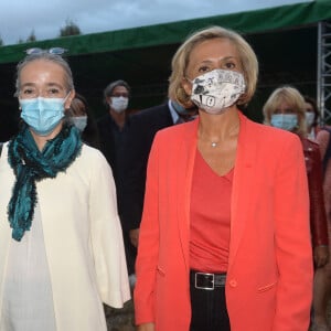 Exclusif - Roselyne Bachelot, ministre de la Culture, Delphine Ernotte, présidente de France Télévision, Valérie Pécresse, présidente de la région Ile de France lors du Festival des Festivals de Rock en Seine au parc de Saint-Cloud le 27 août 2020. Un spectacle diffusé en live sur France 2. © Tiziano Da Silva / Veeren Ramsamy / Bestimage