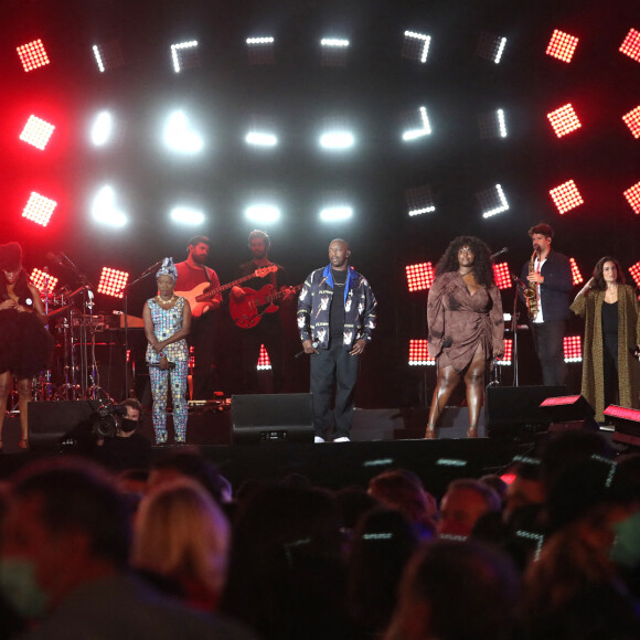 Exclusif - Oxmo Puccino, Sandra Nkake, Angelique Kidjo, Yseult, Catherine Ringer et Yael Naim sur scène lors du Festival des Festivals de Rock en Seine au parc de Saint-Cloud le 27 août 2020. Un spectacle diffusé en live sur France 2. © Tiziano Da Silva / Veeren Ramsamy / Bestimage