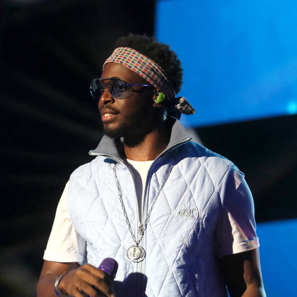 Exclusif - Dadju sur scène lors du Festival des Festivals de Rock en Seine au parc de Saint-Cloud le 27 août 2020. Un spectacle diffusé en live sur France 2. © Tiziano Da Silva / Veeren Ramsamy / Bestimage