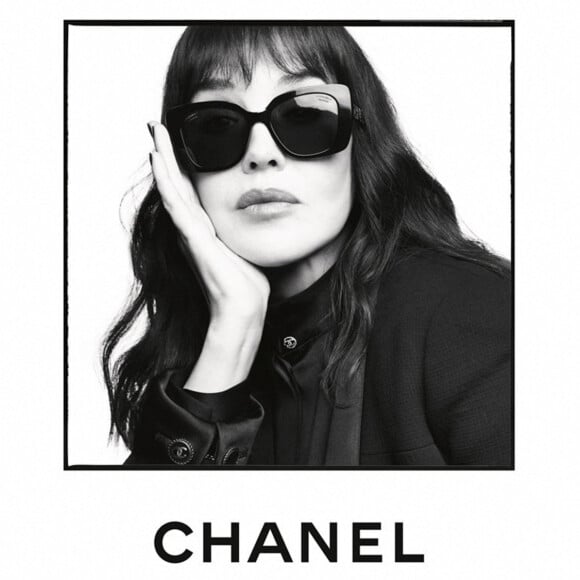 Chanel a récemment partagé sa campagne de lunettes Printemps / Été 2020, en faisant appel à son collaborateur de longue date Pharrell comme l'une des stars des images en noir et blanc. Aux côtés du chanteur, le label français a également recruté divers autres musiciens et acteurs, mettant en vedette Angèle, Isabelle Adjani, Margaret Qualley et le chanteur Sébastien Tellier.