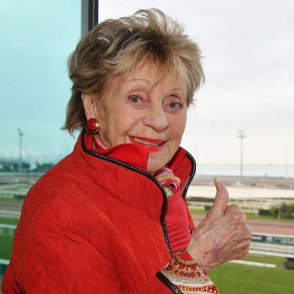 Exclusif - Annie Cordy qui découvrait pour la première fois l'ambiance des courses - Journée caritative au profit de la Fondation Claude Pompidou à l'Hippodrome de la Côte d'Azur à Cagnes-sur-Mer, le 10 février 2019. © Bruno Bebert/LMS/Bestimage 