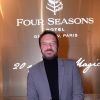Exclusif - Samuel Le Bihan - 20ème anniversaire de l'hôtel Four Seasons Hotel George V à Paris, le 7 décembre 2019. Pour célébrer son 20ème anniversaire au sein de la famille Four Seasons, le palace parisien a convié plus de 600 invités le temps d'une soirée mémorable placée sous le signe de la magie pour rendre hommage à cette légende parisienne. Accueillis par une pluie d'or lumineuse dès l'entrée de l'hôtel, les invités se sont laissé guider par une vague d'or hypnotisante les menant au sein du spectaculaire lobby aux imposants cerfs noirs, puis vers l'époustouflante Cour de Marbre et son dôme lumineux immersif. Tous concourraient d'élégance en smoking et robe de soirée, et l'on comptait un aréopage de personnalités françaises et internationales. Plusieurs temps forts ont marqué cette soirée hors du temps. Au Cinq, un dîner d'exception a été proposé à 60 convives réunis dans un décor majestueux et poétique pour célébrer le talent d'E. Beaumard, l'incontournable Chef Sommelier et Directeur du restaurant depuis 20 ans. Articulé autour d'une sélection extraordinaire de flacons rares millésimés 1999 et d'une symphonie de saveurs imaginée par le chef triplement étoilé C. Le Squer, le dîner a été servi au rythme d'une partition musicale composée pour chacun de ces accords au rythme de la vivacité du violon, de la rondeur du violoncelle et de l'intensité du piano. Dans l'écrin magique du George, les 80 invités ont été plongés dans un théâtre immersif intriguant, à la rencontre des personnages qui ont marqué l'histoire des grands banquets au fil des siècles. Autour d'élégantes tables de partage, le chef étoilé S. Zanoni a créé pour l'occasion un banquet d'exception aux accents italiens, rythmé par le Meilleur sommelier d'Italie Gabriele del Carlo. L'iconique Galerie a également été transformée en une scène immersive pour la soirée. Parée de plusieurs bars éphémères, elle a vibré toute la nuit au rythme des happenings de plus de 60 artistes - danseurs, chanteurs, musiciens, transformistes – qui ont chacun réinterprété la magie au travers de leur art. Les invités de ce cocktail enchanteur ont pu profiter d'une expérience gastronomique unique proposée par le palace le plus étoilé d'Europe. Un élixir de champagne et d'or accompagnait ces mets étoilés, transformant la salle de l'Orangerie en un bar futuriste, aérien et expérimental. Le Bar, quant à lui, s'était paré de milliers de pétales de roses rouges et noires, offrant un terrain de jeu glamour et rock n roll au Directeur Artistique de l'hôtel J. Leatham. Au sein de ce speakeasy underground, les bartenders tatoués du Bar Paris ont rythmé la nuit de cocktails sophistiqués aux noms évocateurs, Black Mule, Dark Blue et Smoky Cocktail. Entrainés par le son vibrant du DJ, les invités ont ensuite pu danser jusqu'au bout de la nuit, emportés par la passion et le talent de ceux qui réinventent chaque jour ce palace légendaire depuis 20 ans. © Rachid Bellak/Bestimage