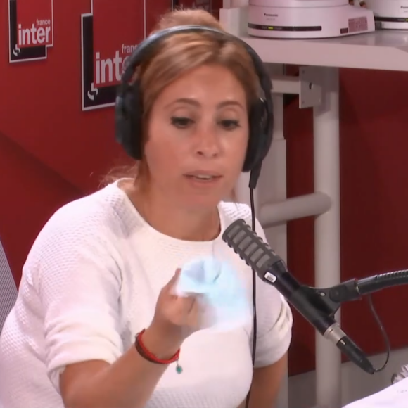 Léa Salamé reprise par la ministre de la Transition Écologique Barbara Pompili sur France Inter pour sa mauvaise utilisation du masque - 8 septembre 2020