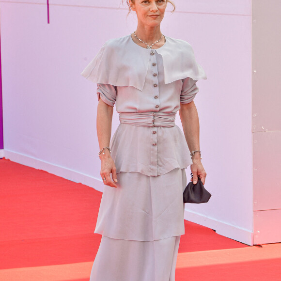 Vanessa Paradis assiste à l'inauguration de la Place Gabrielle Chanel avec le maire de Deauville, Philippe Augier, et le président de la mode de Chanel, Bruno Pavlovsky. Deauville, le 11 septembre 2020.