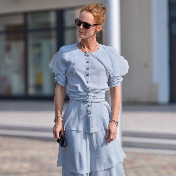 Vanessa Paradis assiste à l'inauguration de la Place Gabrielle Chanel avec le maire de Deauville, Philippe Augier, et le président de la mode de Chanel, Bruno Pavlovsky. Deauville, le 11 septembre 2020.