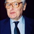  Archives - Roger Carel à la générale de la pièce Transferts à Paris, en 2001 
  