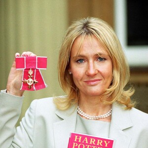 J.K. Rowling - Décoration "Harry Potter" à Buckingham Palace. Londres.