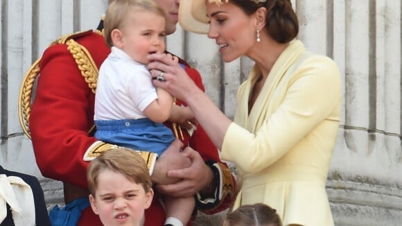 Kate Middleton et le prince Louis en balade à Londres: à 2 ans, il a bien grandi