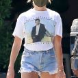 Exclusif - Ashley Tisdale et son mari Christopher French sont allés faire du shopping chez "Rolling Greens" à West Hollywood, Los Angeles, le 22 juin 2020.