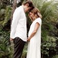 Ashley Tisdale, enceinte, a annoncé sa grossesse avec une photo postée sur Instagram.
