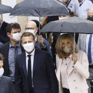 Visite de l'Hôtel de Polignac, à l'occasion des journées européennes du patrimoine et de la troisième édition du Loto du Patrimoine. Emmanuel Macron, Président de la République, et sa femme Brigitte Macron A Condom, le 18 Septembre 2020. © Sébastien Ortola / Pool / Bestimage