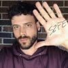 François Arnaud prend la pose sur son compte Instagram.