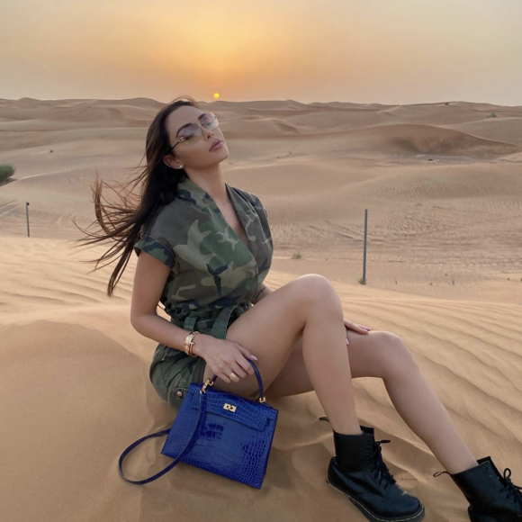 Après Genève, Paris et Londres, Nabilla s'est installée à Dubaï. Avec son mari Thomas Vergara et leur fils Milann (1 an), elle profite des avantages de la ville.