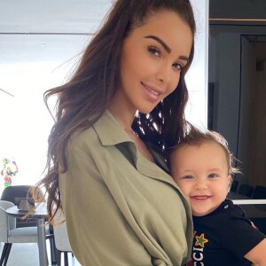 Nabilla Benattia avec son fils Milann