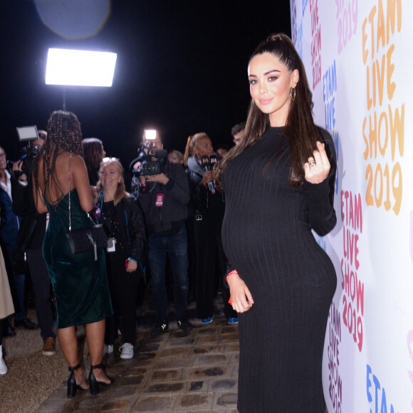 Nabilla Benattia (enceinte) - Photocall - Etam Live Show 2019 au Stade Roland Garros à Paris le 24 septembre 2019. © Rachid Bellak / Bestimage 