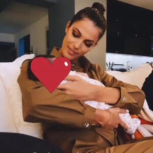 Iris Mittenaere, nouvelle tata comblée sur Instagram, le 25 septembre 2020.