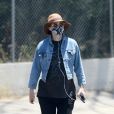 Exclusif - L'actrice Rooney Mara (enceinte) lors d'une randonnée avec son masque contre le coronavirus (COVID-19) au lac Hollywood à Los Angeles, Californie, Etats-Unis, le 3 juillet 2020.