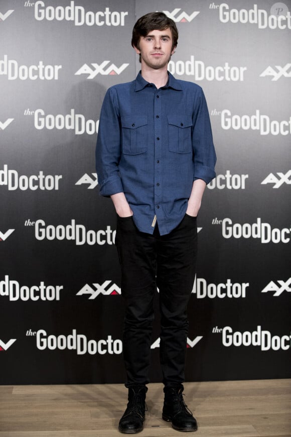 Freddie Highmore lors du photocall de la série "The Good Doctor" à Madrid. Le 26 mars 2019.
