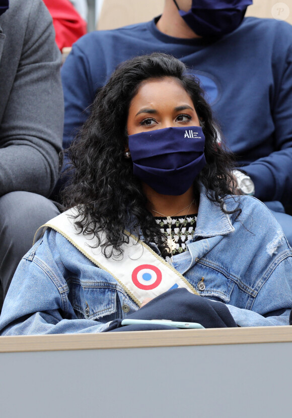 Clémence Botino, Miss France 2020, assiste des Internationaux de France de tennis à Roland Garros. Paris, le 30 Septembre 2020 © Dominique Jacovides / Bestimage