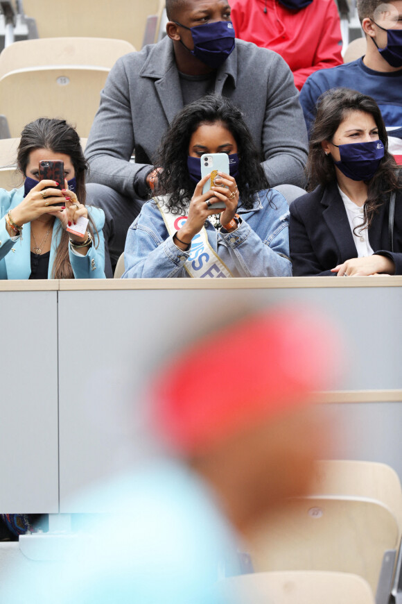 Clémence Botino, Miss France 2020, assiste des Internationaux de France de tennis à Roland Garros. Paris, le 30 Septembre 2020 © Dominique Jacovides / Bestimage
