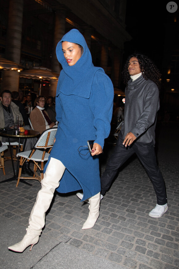 Tina Kunakey et son frère Zakari arrivent au défilé de mode prêt-à-porter printemps-été 2021 "Isabel Marant" à Paris. Le 1er octobre 2020 © Jeremy Melloul / Bestimage