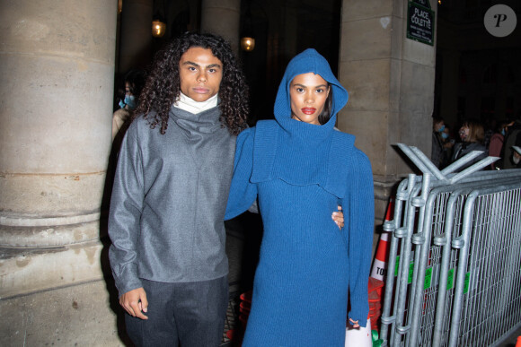 Tina Kunakey et son frère Zakari arrivent au défilé de mode prêt-à-porter printemps-été 2021 "Isabel Marant" à Paris. Le 1er octobre 2020 © Jeremy Melloul / Bestimage