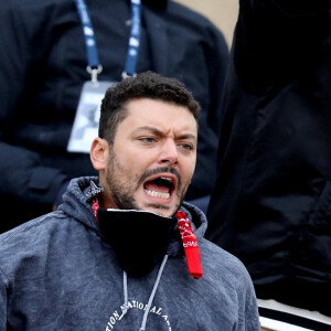 Kev Adams est venu encourager son ami Stanislas Wawrinka qui jouait face à Henri Gaston lors du tournoi de tennis des Internationaux de Roland Garros à Paris. Le 2 octobre 2020 © Dominique Jacovides / Bestimage