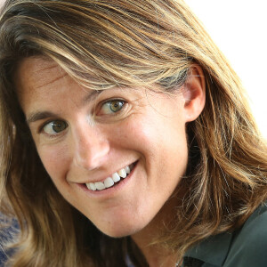 Info - Amélie Mauresmo, qui va entraîner Lucas Pouille, renonce au capitanat en Coupe Davis - Info - (Amélie Mauresmo première femme capitaine de l'équipe de France) - Naissance - Amélie Mauresmo est maman pour la deuxième fois, d'une petite fille prénommée Ayla - Semi Exclusif - Amélie Mauresmo - Inauguration du nouveau chai du Château Les Carmes Haut-Brion dessiné par Philippe Starck et Luc-Arsène Henry à Bordeaux. Le domaine, qui produit des crus de Pessac-Léognan, est la propriété du groupe immobilier Pichet. Ce nouveau chai a une surface de 2000 mètres carrés sur quatre niveaux et représente un investissement de neufs millions d'euros. © Patrick Bernard / Quentin Salinier / Bestimage