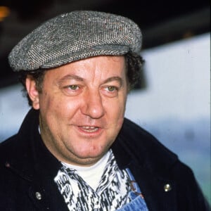 Archives - Portrait de Coluche l'année de sa mort.