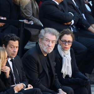 Laurent Gerra, Eddy Mitchell, sa femme Muriel - Arrivées à l'hommage national à Charles Aznavour à l'Hôtel des Invalides à Paris. Le 5 octobre 2018 © Jacovides-Moreau / Bestimage 