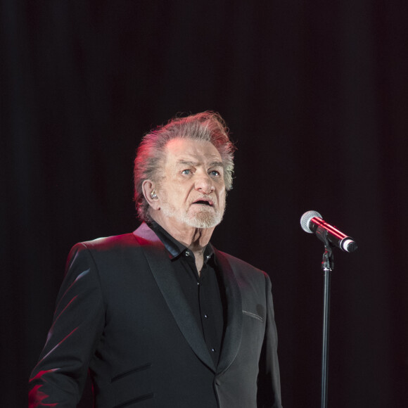 Eddy Mitchell - Concert du 13ème Gala 2018 de l'Association pour la Recherche sur Alzheimer à la salle Pleyel à Paris le 12 février 2018. L'intégralité des bénéfices de cette soirée servira à financer la recherche sur la maladie d'Alzheimer. © Coadic Guirec-Pierre Perusseau/Bestimage