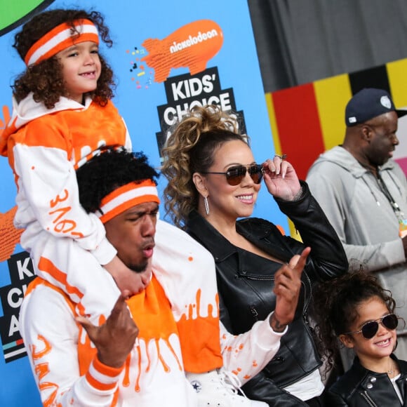 Mariah Carey et Nick Cannon avec leurs enfants Morrocan et Monroe à la soirée Nickelodeon's 2018 Kids' Choice Awards à Inglewood, le 24 mars 2018 