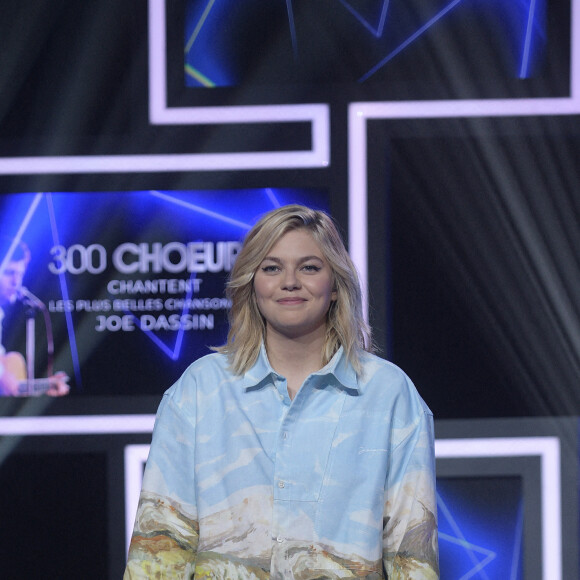 Exclusif - Louane Emera - Enregistrement de l'émission "300 Choeurs chantent Dassin" à Paris, qui sera diffusée le 16 octobre sur France 3. Le 15 septembre 2020. ©Tiziano Da Silva / Bestimage