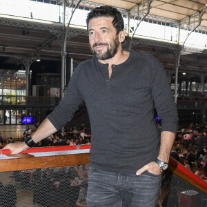 Patrick Bruel lance l'ouverture du tournoi - Winamax Poker Tour, le plus grand tournoi de poker gratuit d'Europe à la Grande Halle de la Villette à Paris le 5 novembre 2016. © Pierre Perusseau/Bestimage