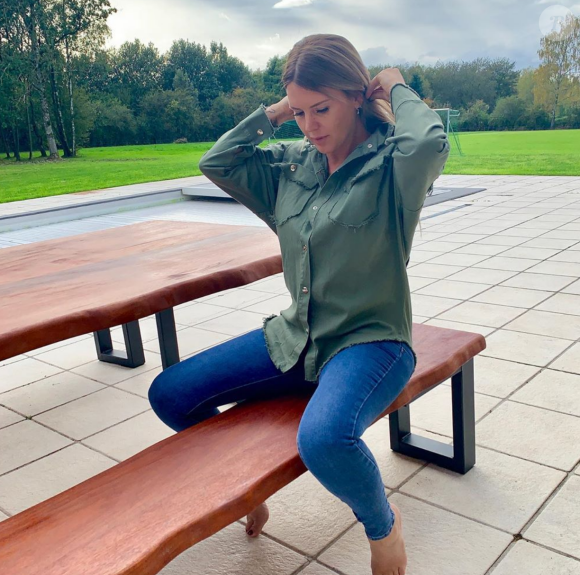 Amélie Neten évoque sa prise de poids en story Instagram